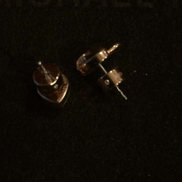 MICHAEL KORS LOVE LOGO HEART STUD EARRINGS (NEW) - Picture 6 of 8